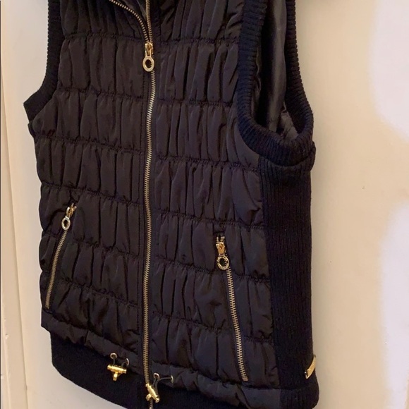 Calvin Klein Performance Quilted Vest with Gold Detail - Picture 5 of 6